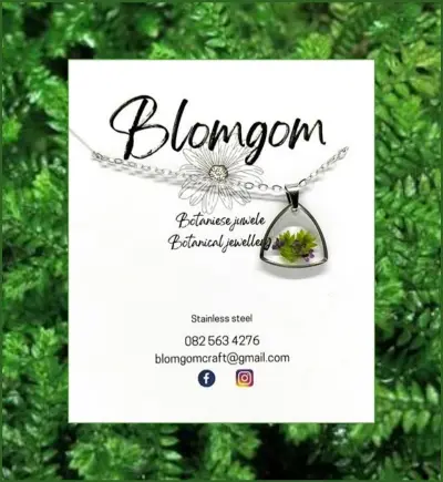 Medium Triangle Shaped Necklace - Alyssum&Fern (NCL004)